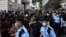 Manifestación pacífica frente a un tribunal en Hong Kong.