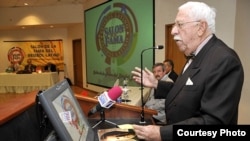 Robert Weil - Presidente del Salon de la Fama del Beisbol Latina
