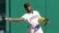 Liover Peguero lanza a primera con un roletazo de Yuli Gurriel, de los Miami Marlins, durante el juego de béisbol en Pittsburgh, el domingo 1 de octubre de 2023. (AP/Matt Freed)