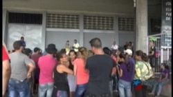 Comienzan tres vuelos directos semanales para migrantes cubanos de Panamá a México Comienzan tres vuelos directos semanales para migrantes cubanos de Panamá a México