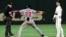 MLB All Stars leftfielder Juan Soto de los Washington Nationals durante un juego de exhibición con el equipo japonés Yomiuri Giants, en Tokio, en noviembre de 2018.