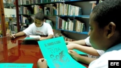 Niños cubanos en la Biblioteca Nacional José Martí, en La Habana (Cuba).